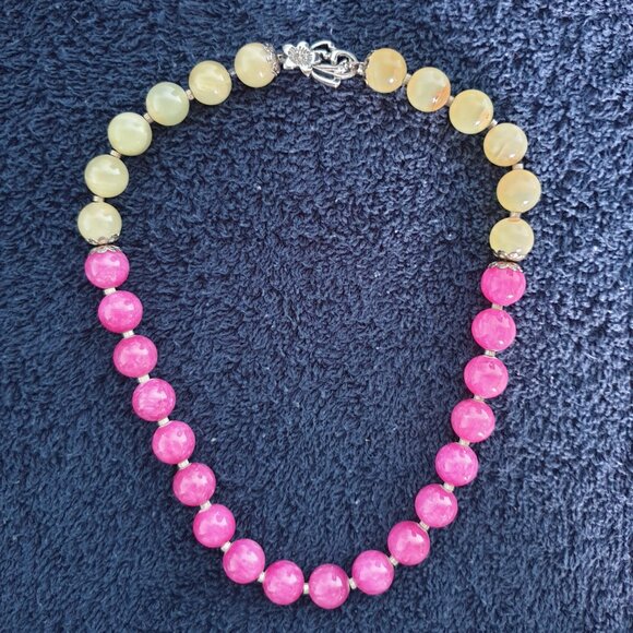 🌸 Elegant Natural Pale Nephrite Jade & Dyed Pink Agate Beaded Necklace 🌸 - Picture 3 of 13